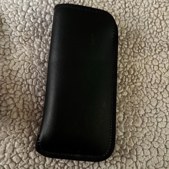 Oleg Cassini Women’s Sunglasses - Picture 4 of 6